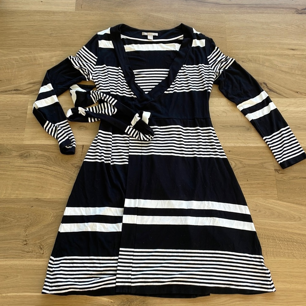 Banana Republic stretch cotton wrap dress.  Like new.